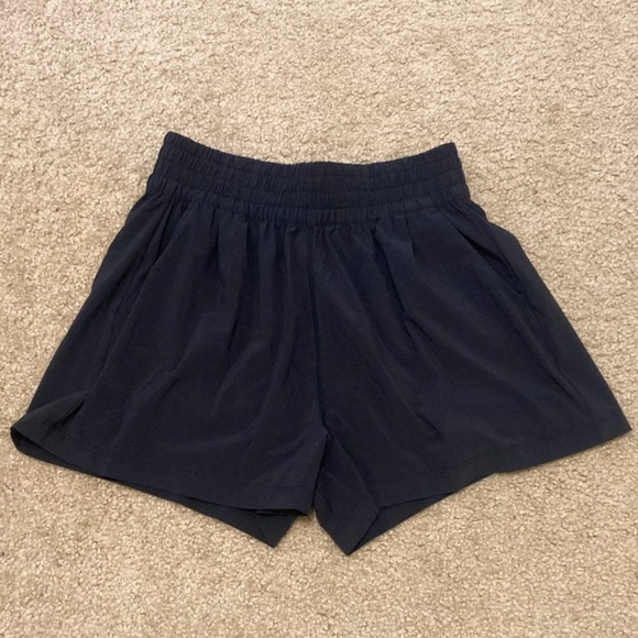 Vuori Villa Short - size small - Picture 1 of 3
